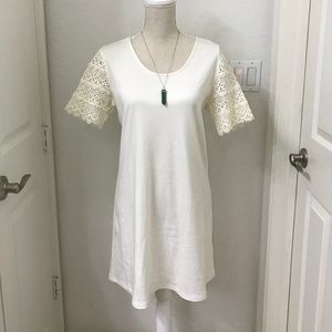 Liz Claiborne Crochet Sleeve Knit Dress 👗